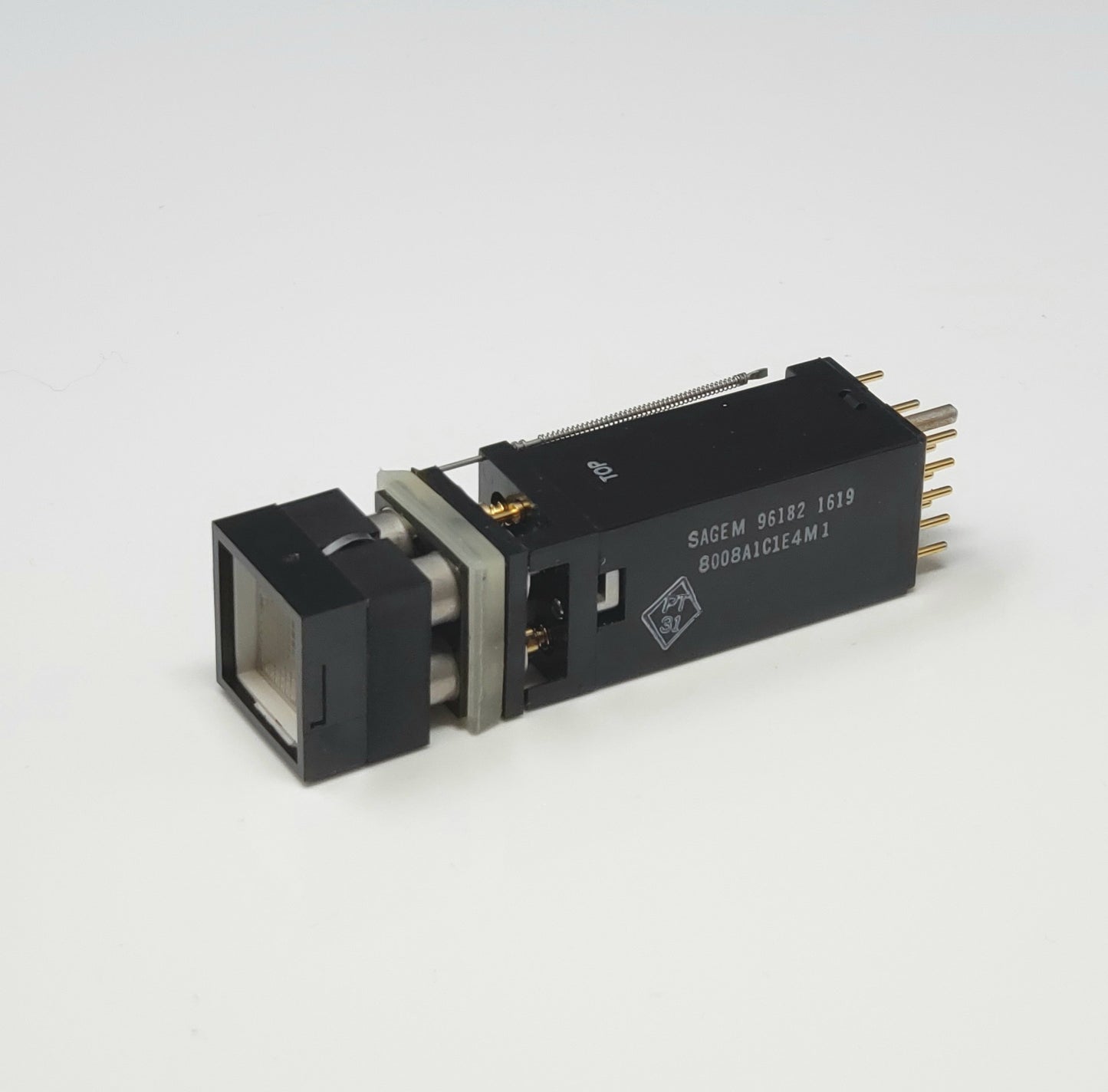 8008A1C1E4M1