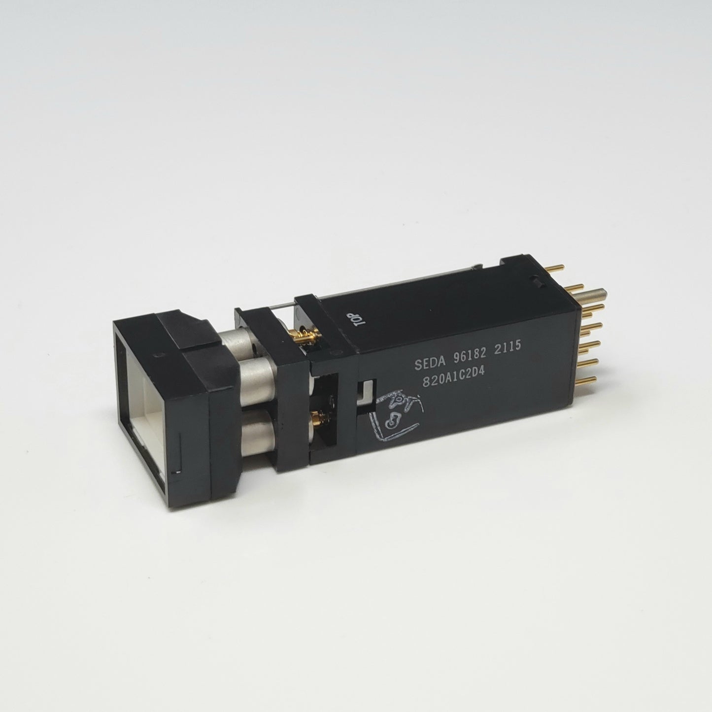 820A1C2D4