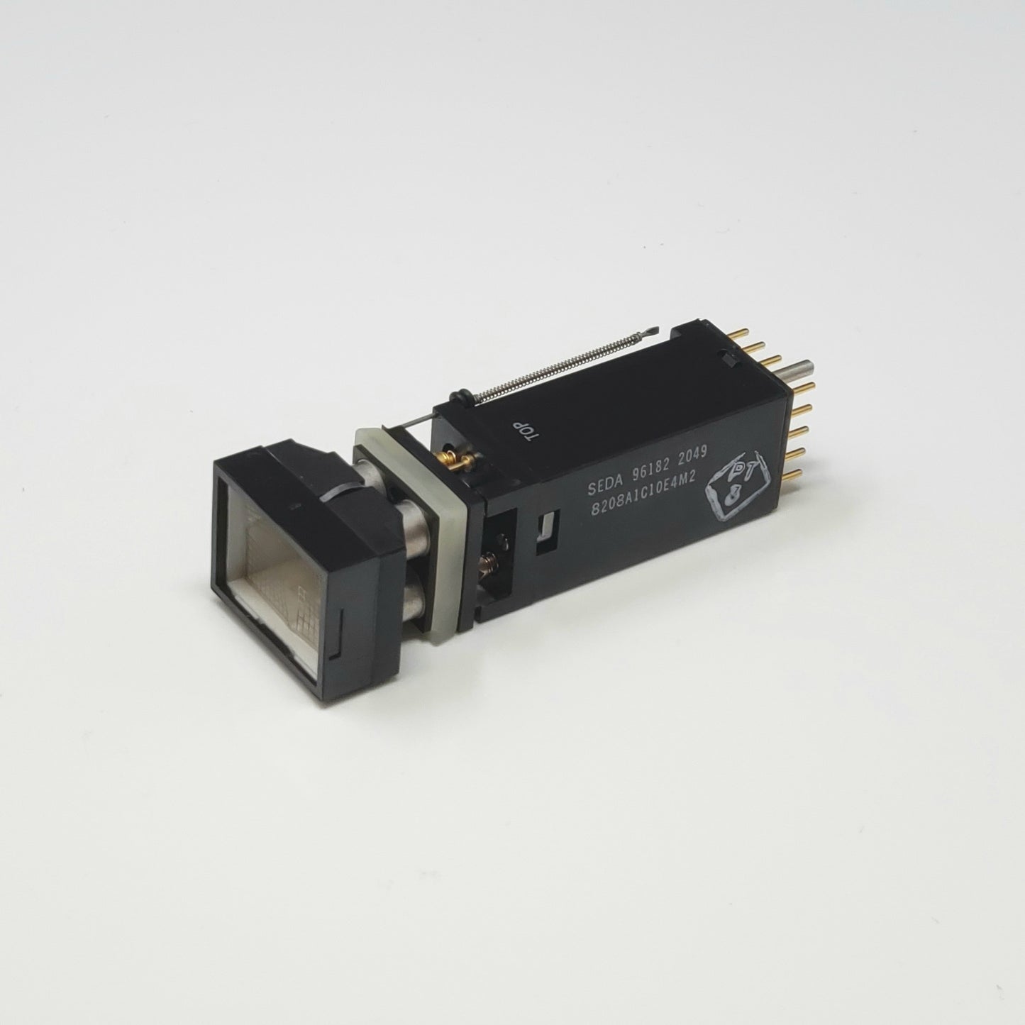 8208A1C10E4M2