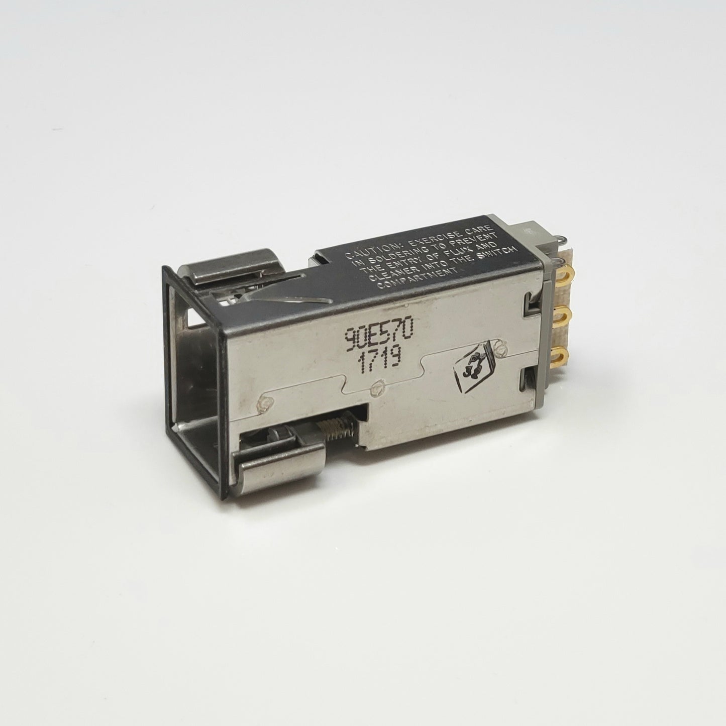 90E570