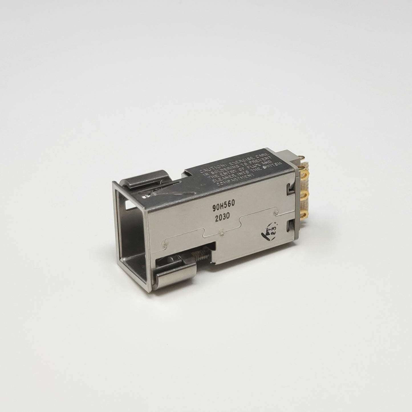 90H560