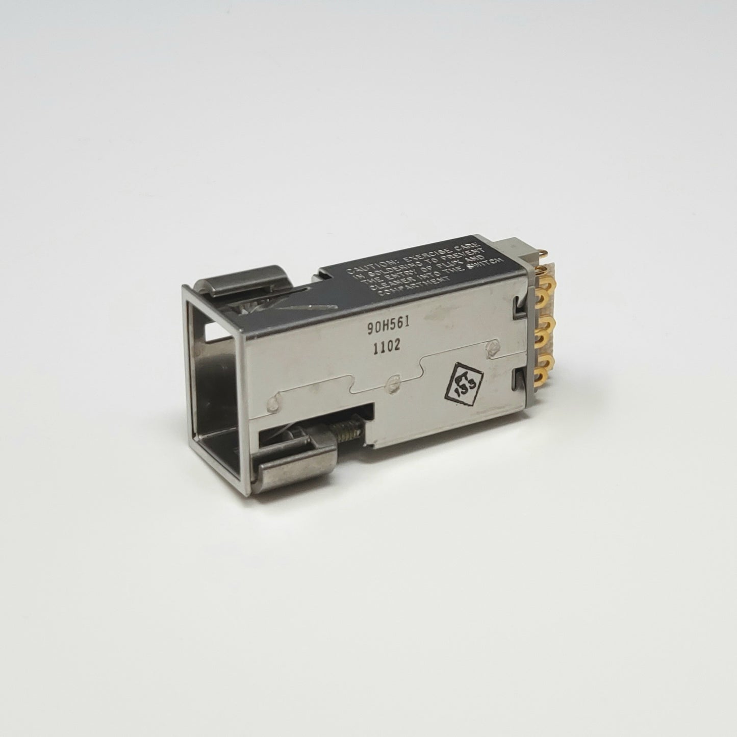 90H561